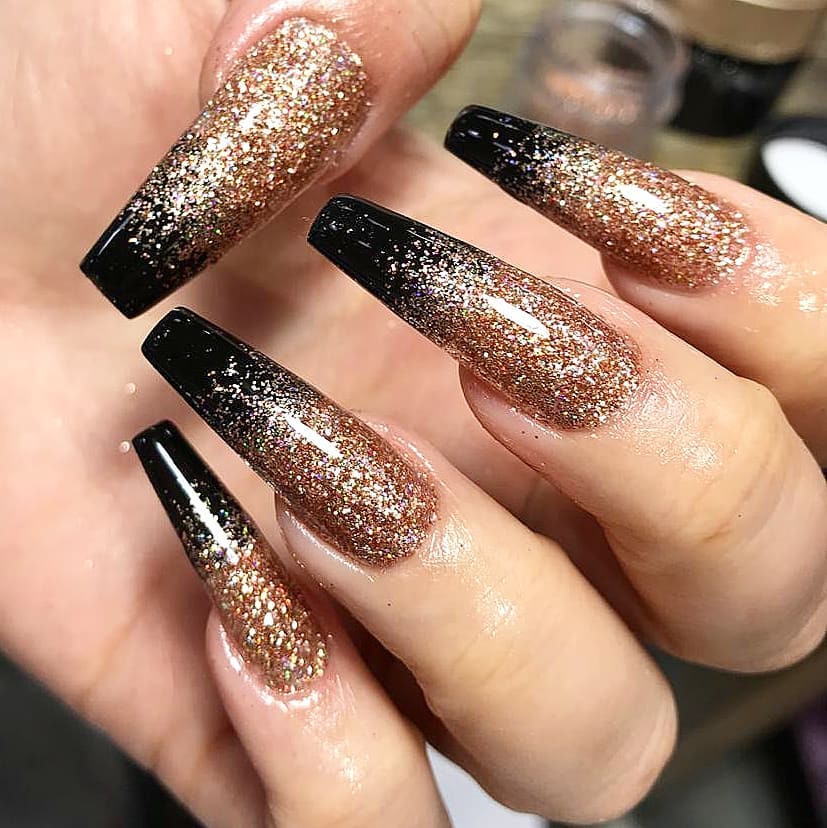 62 Luxury Black And Gold Nails For 2023