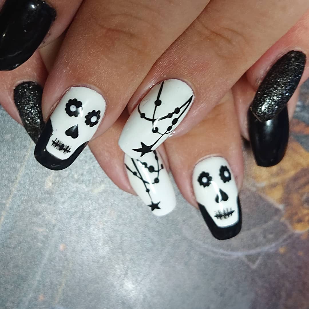 Black and White Nail Designs