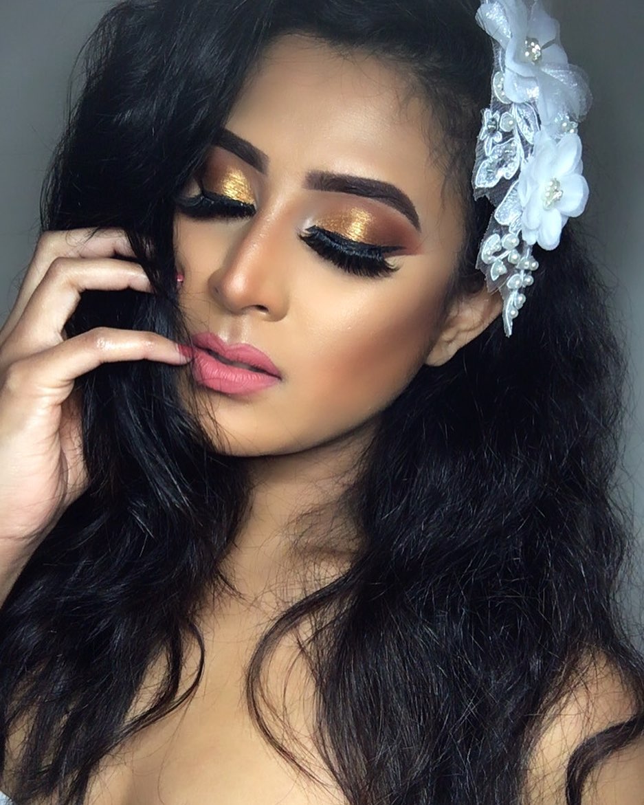 Gold Eyeshadow Makeup Inspirations for You