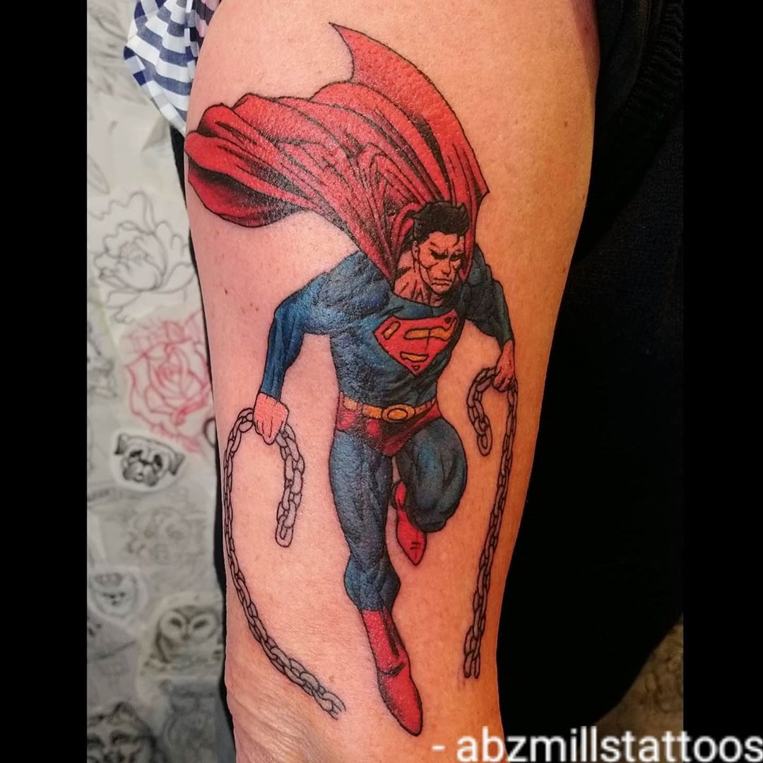 Top more than 67 superman tattoo for females latest - in.eteachers