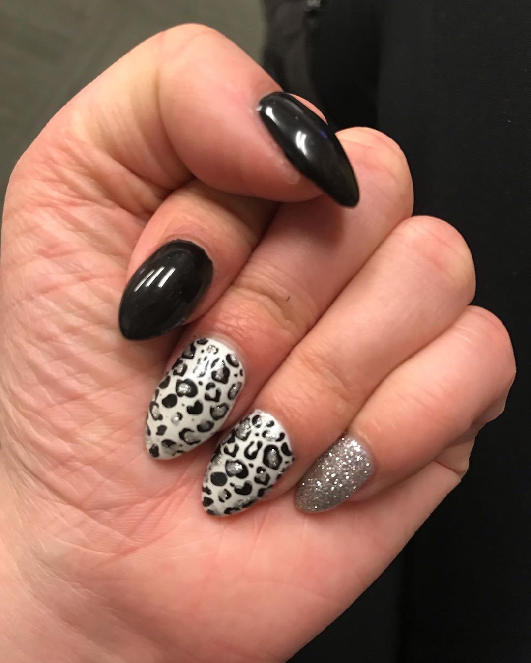 UPDATED: 50 Elegant Black and Silver Nails (July 2020)