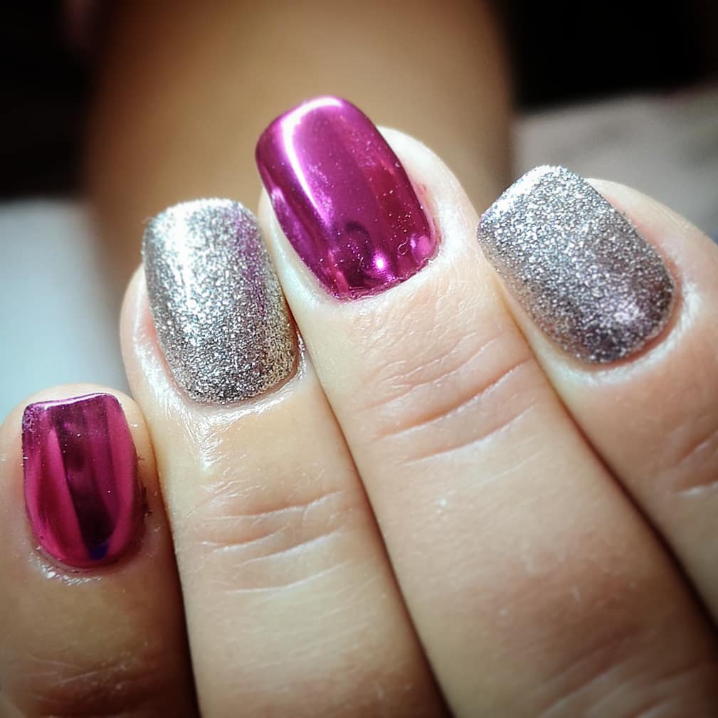 Metallic pink chrome nails