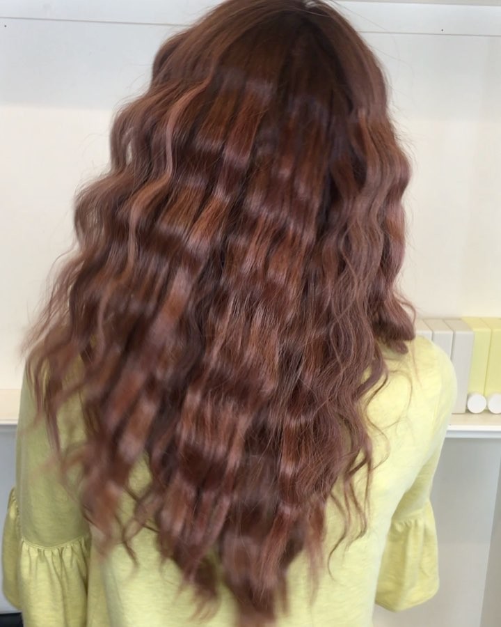 Beautiful image of a wave iron hairstyle