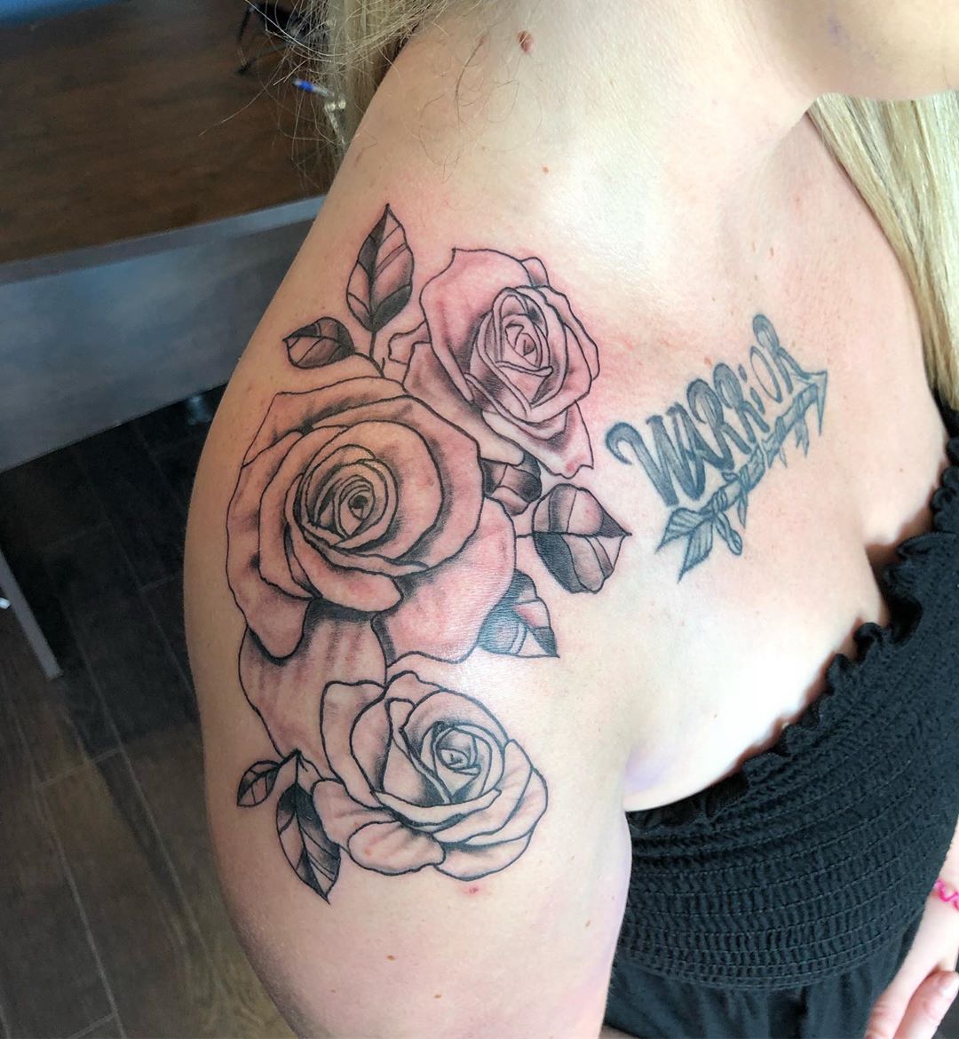 three roses in shoulder tattoo design