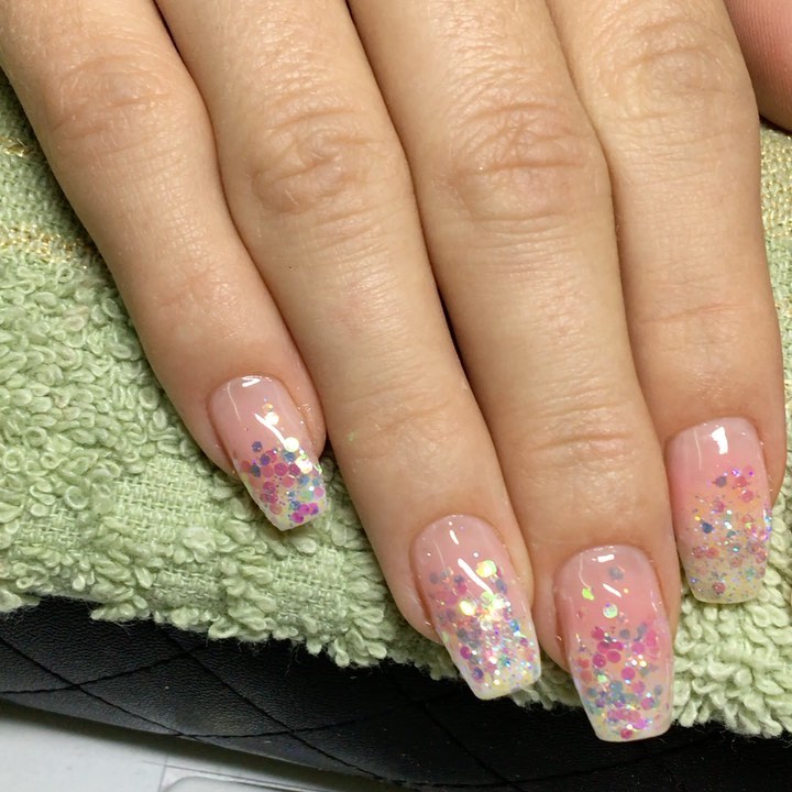 Dazzling image of ombre sparkle nails for nail design inspiration