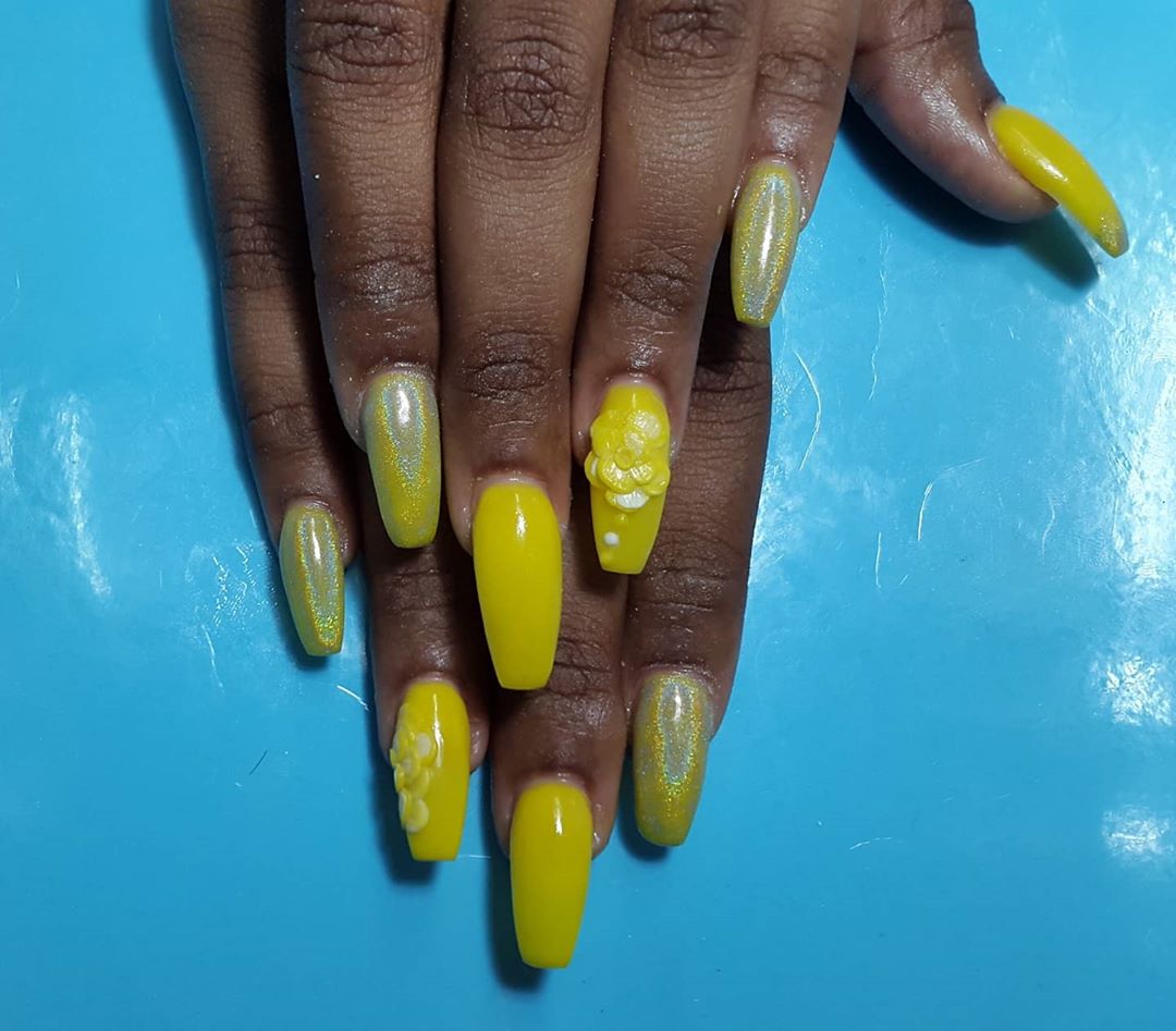 Holographic Yellow Acrylic Nails 