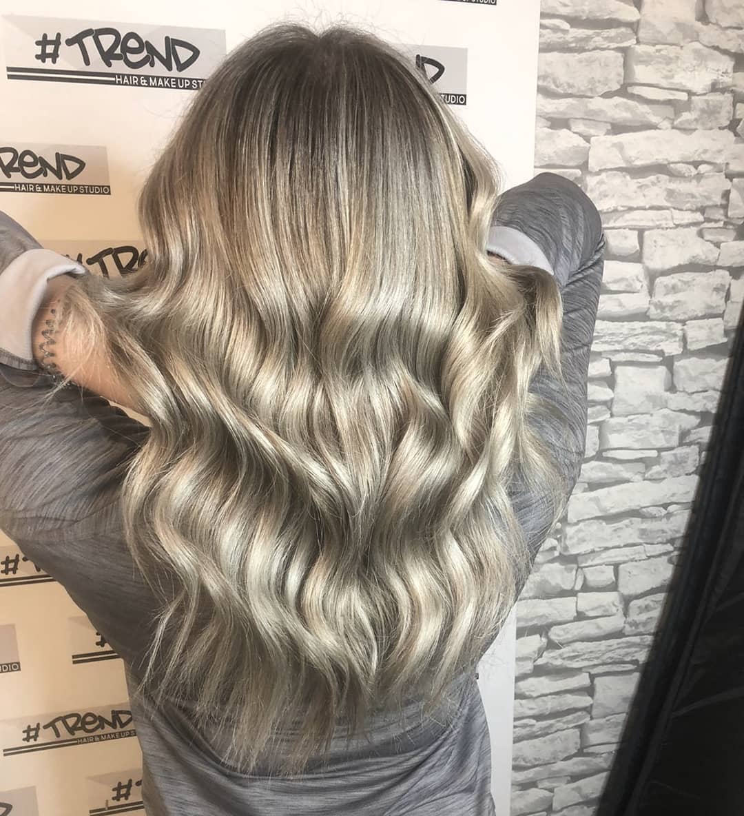 UPDATED] 40+ Dark Roots Blonde Hair Ideas