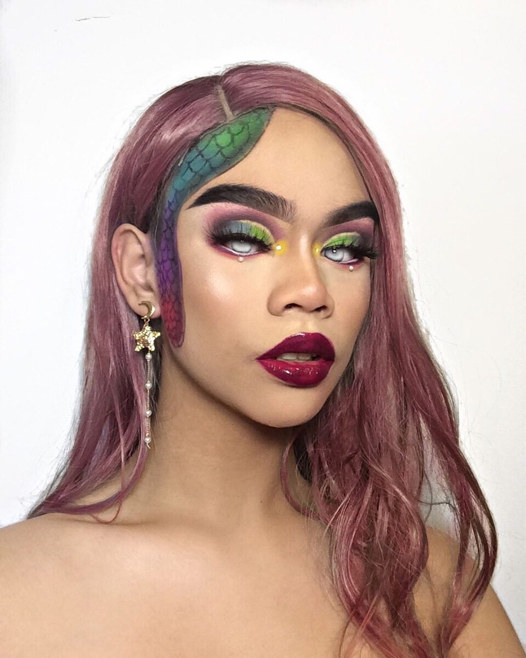 Mermaid makeup idea and inspiration
