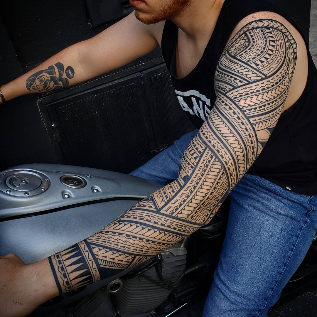Classic Hawaiian tattoo geometric sleeve