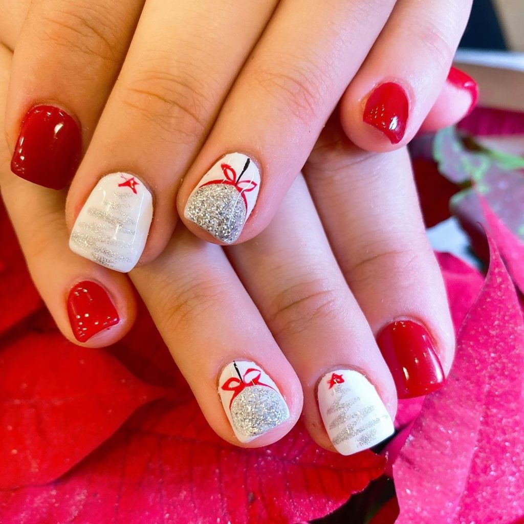 [UPDATED] 50 Festive Christmas Nails (December 2020)