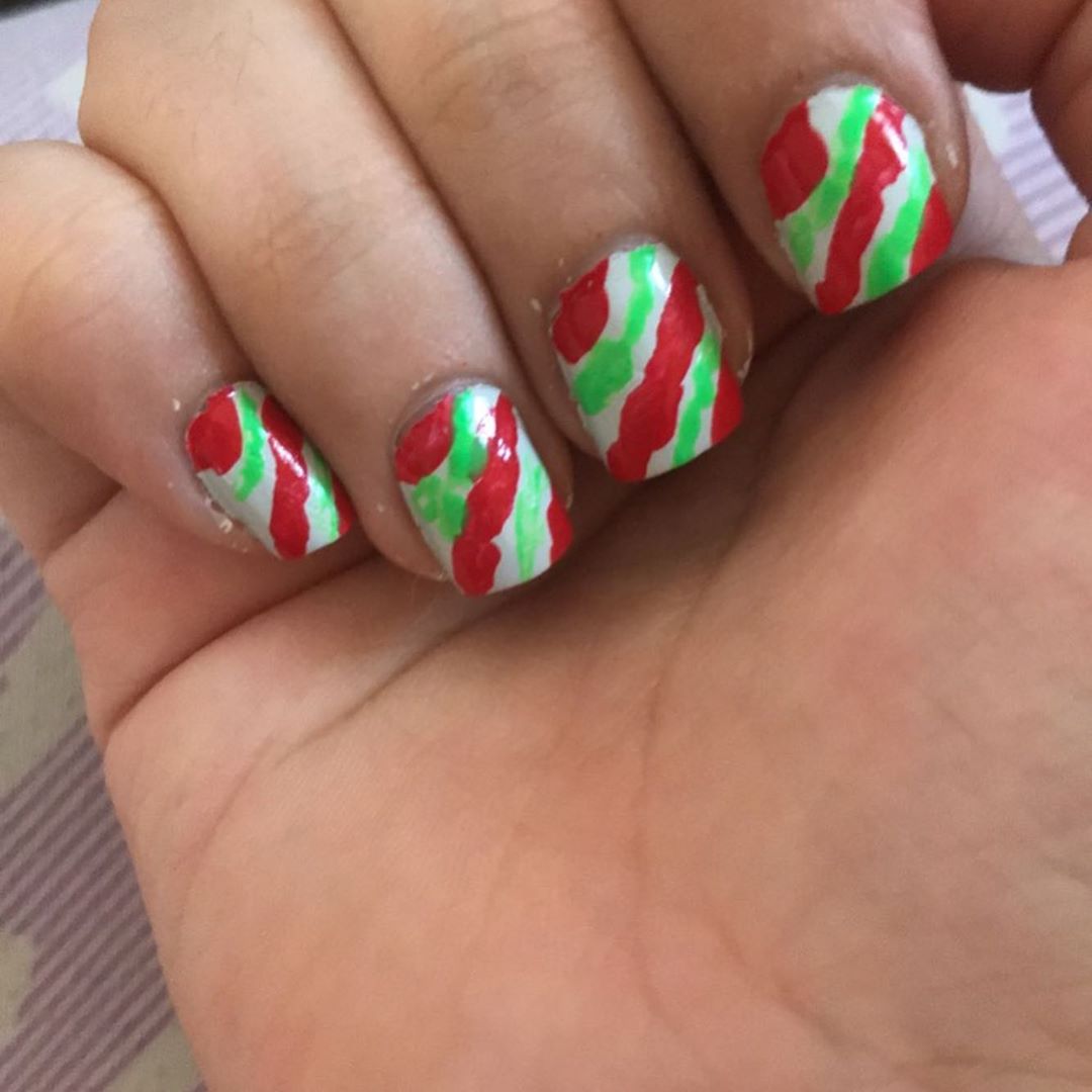 Easy to do Christmas nails