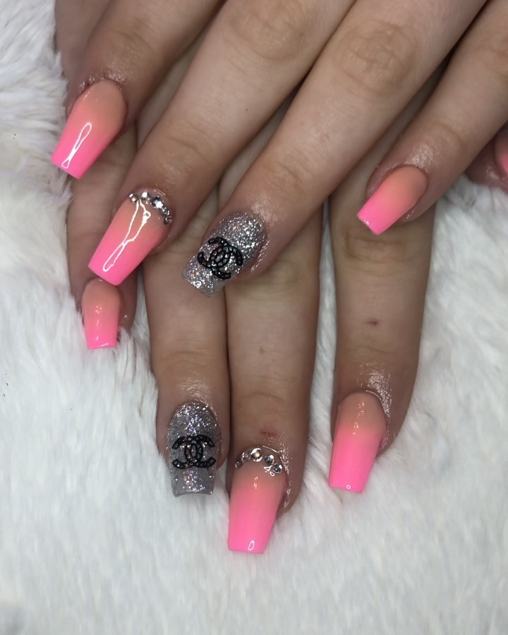 Inspiring image of Chanel nails 