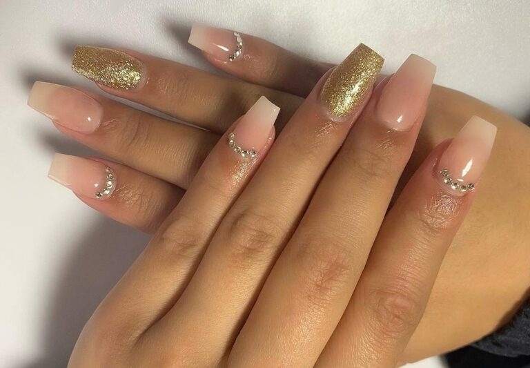 9. The Most Stunning Pointy Nail Designs on Instagram - wide 2